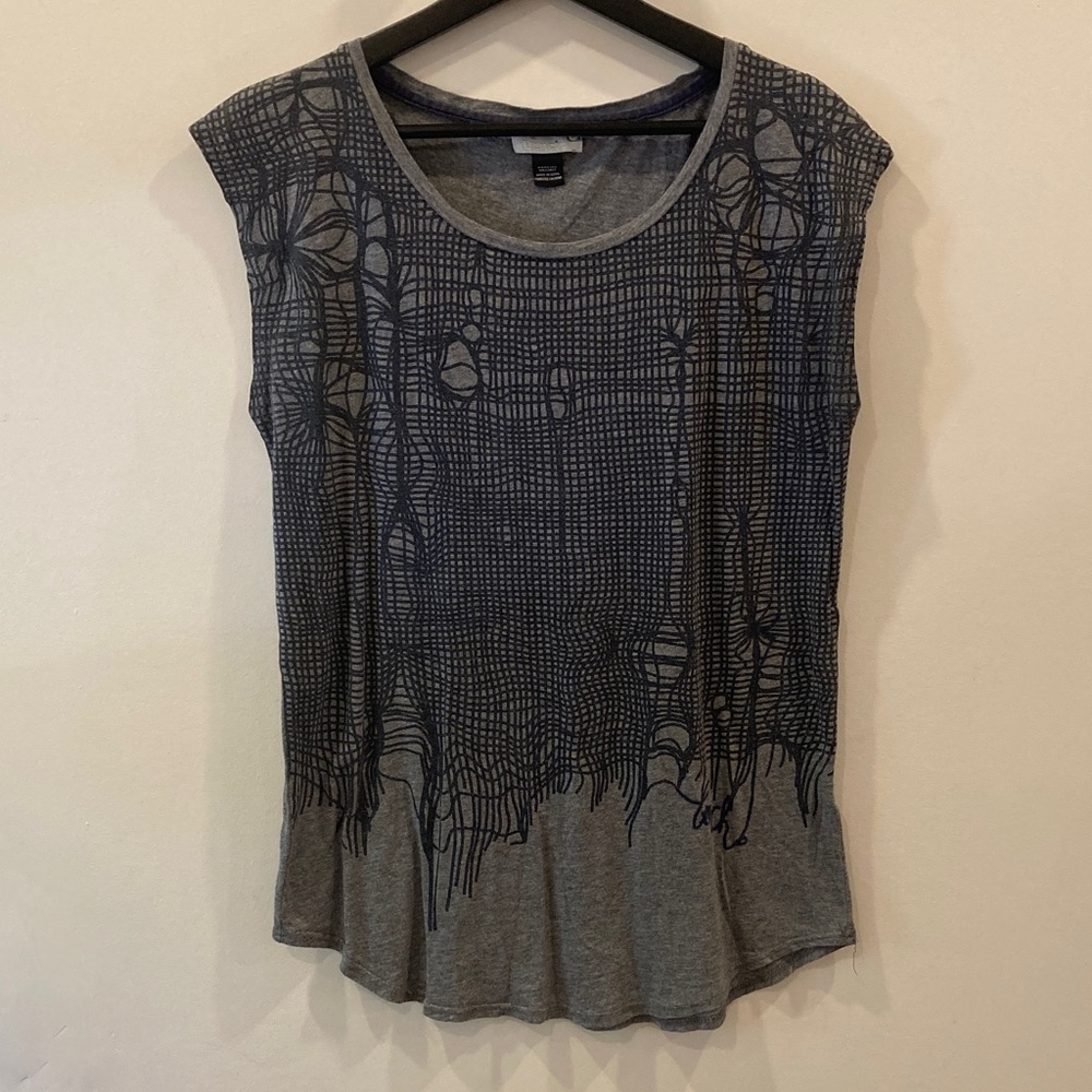 Bench Dark Gray Graphic Women's T-shirt Small